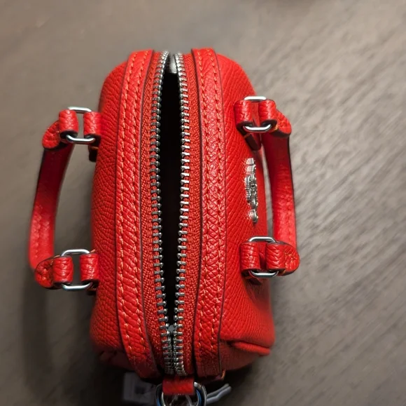 ✨️NWT Mini Coach Rowan Satchel Bag Charm Red✨️ - Picture 3 of 8